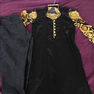 2 piece Black Salwaar Kameez
